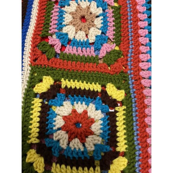 VTG Handmade Granny Square Crocheted Blanket-Approx 72x59 - Picture 3 of 9